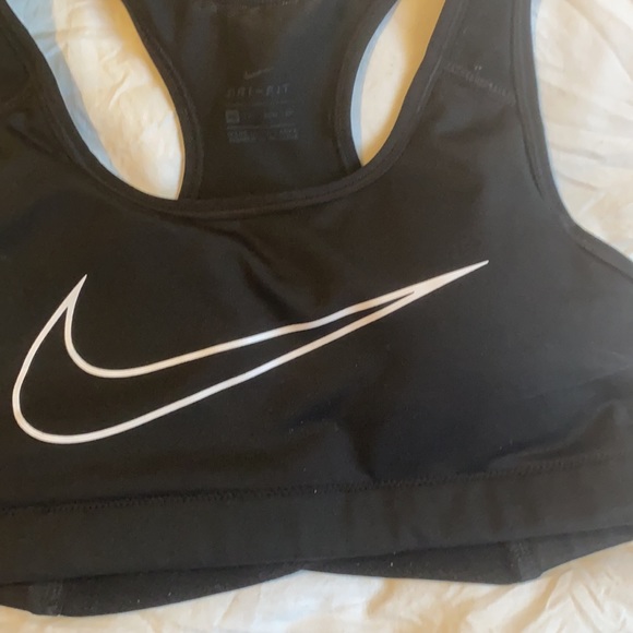 NIKE SPORTBRAS SIZE XS dry fit - Picture 2 of 4